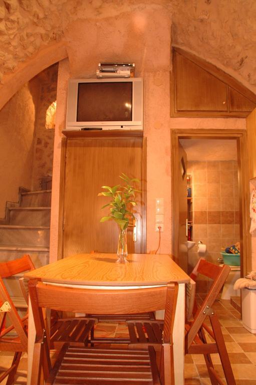 Stoneapartments, Γ Κωσταλοσ Και Σια Οε Avgonima Buitenkant foto