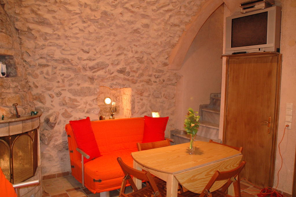 Stoneapartments, Γ Κωσταλοσ Και Σια Οε Avgonima Buitenkant foto
